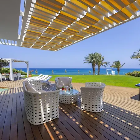 You And Your Family Will Love This Beachfront Villa, Protaras Villa 1526 *