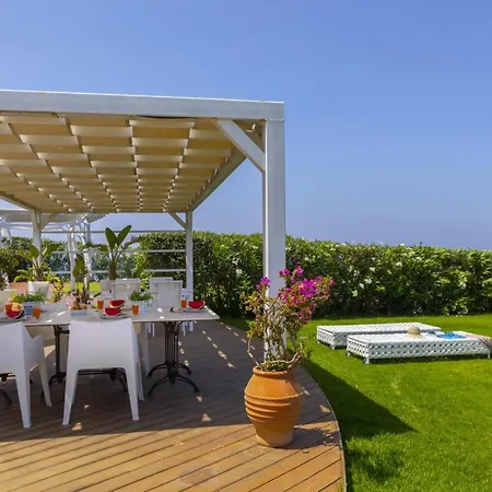 You And Your Family Will Love This Beachfront Villa, Protaras Villa 1526 *