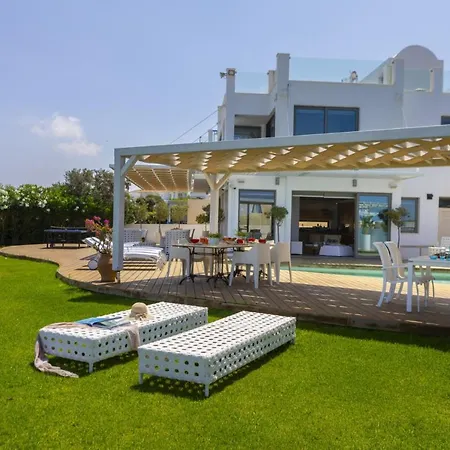 You And Your Family Will Love This Beachfront Villa, Protaras Villa 1526 *