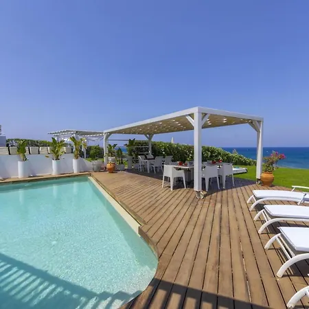 You And Your Family Will Love This Beachfront Villa, Protaras Villa 1526 *