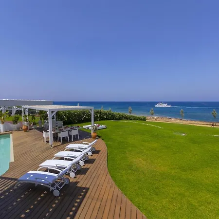 You And Your Family Will Love This Beachfront Villa, Protaras Villa 1526