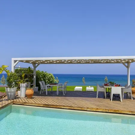 Villa You And Your Family Will Love This Beachfront Villa, Protaras Villa 1526