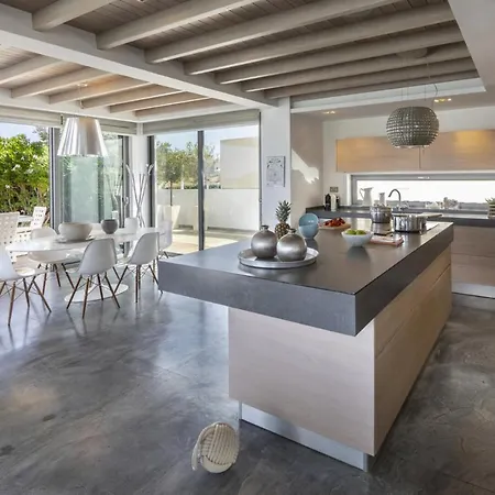 Villa You And Your Family Will Love This Beachfront Villa, Protaras Villa 1526 *