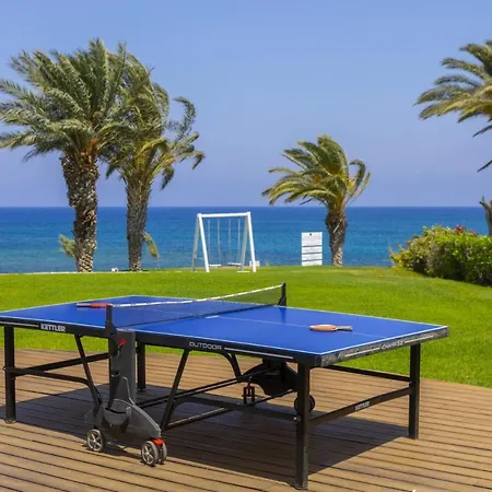 You And Your Family Will Love This Beachfront Villa, Protaras Villa 1526 Βίλα